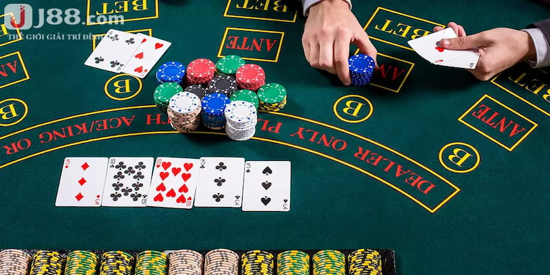 Bài Poker là một trò chơi đầy thú vị và thử thách